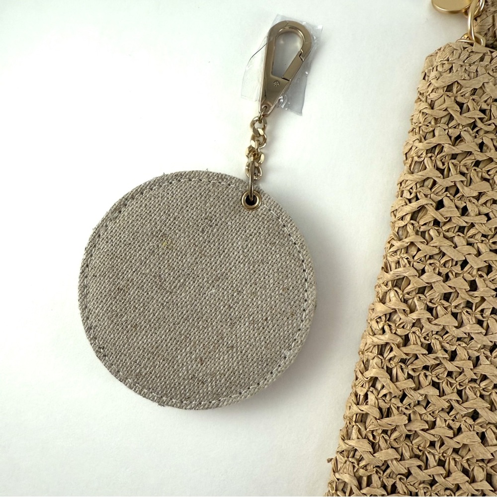 Dior Solar Limited-Edition Summer Raffia Pouch - Picture 8 of 8